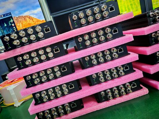 4 канала 3G SDI вход с IP сетью многосигнальное оборудование передачи через один волоконно-волоконный кабель поставщик
