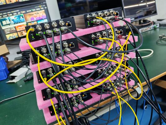 4x 3G SDI Входа с 1 ГБ Сетью Оборудование для Передачи Многосигнального Оптоволокна поставщик